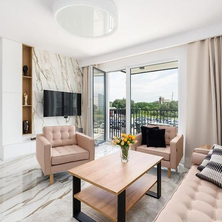 Esencja Apartments With Free Parking Garbary 104 By Noclegi Renters Πόζναν Εξωτερικό φωτογραφία