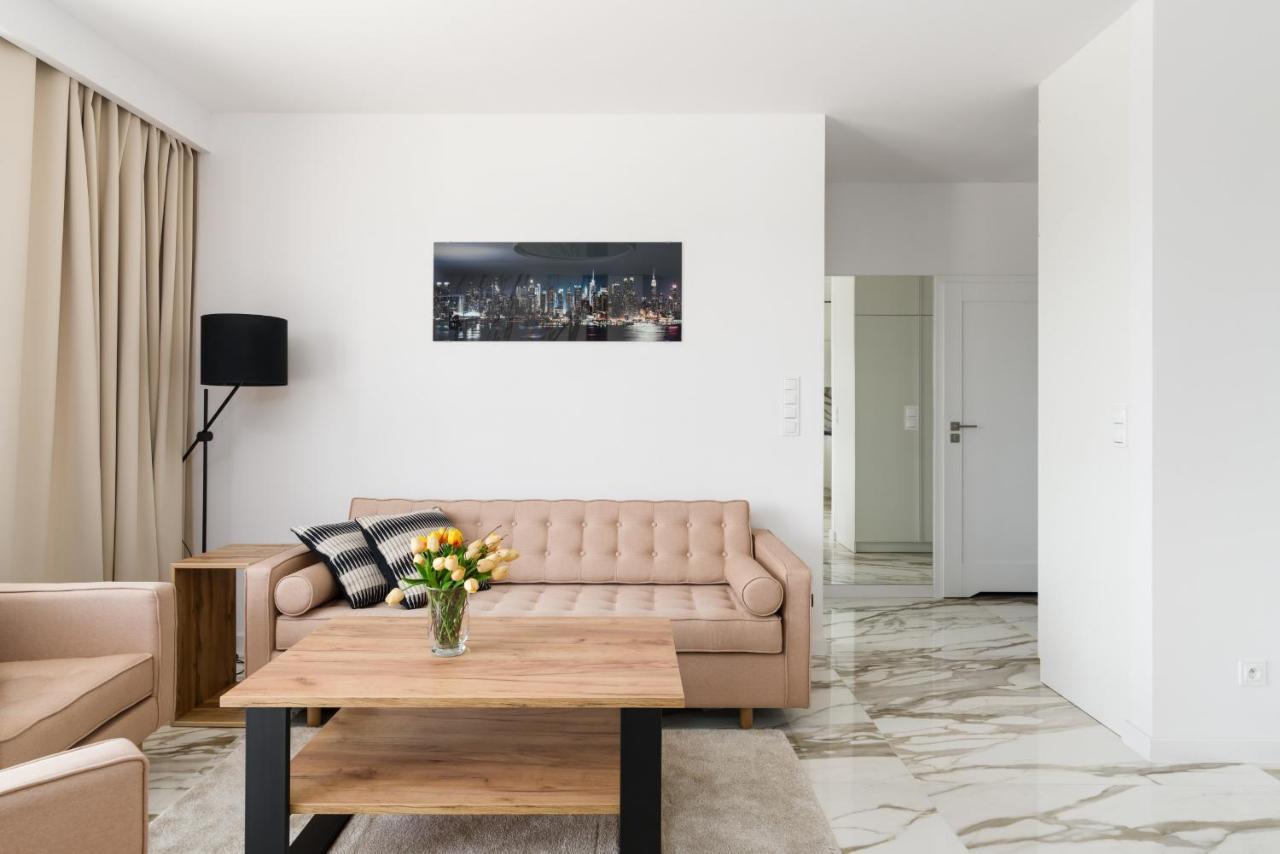 Esencja Apartments With Free Parking Garbary 104 By Noclegi Renters Πόζναν Εξωτερικό φωτογραφία